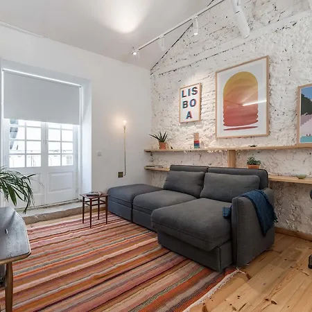 Apartamento Com Varanda, Muito Central, Ttl333 Lissabon